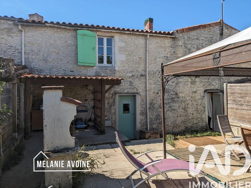 Maison - 255 m² - 7 pièces