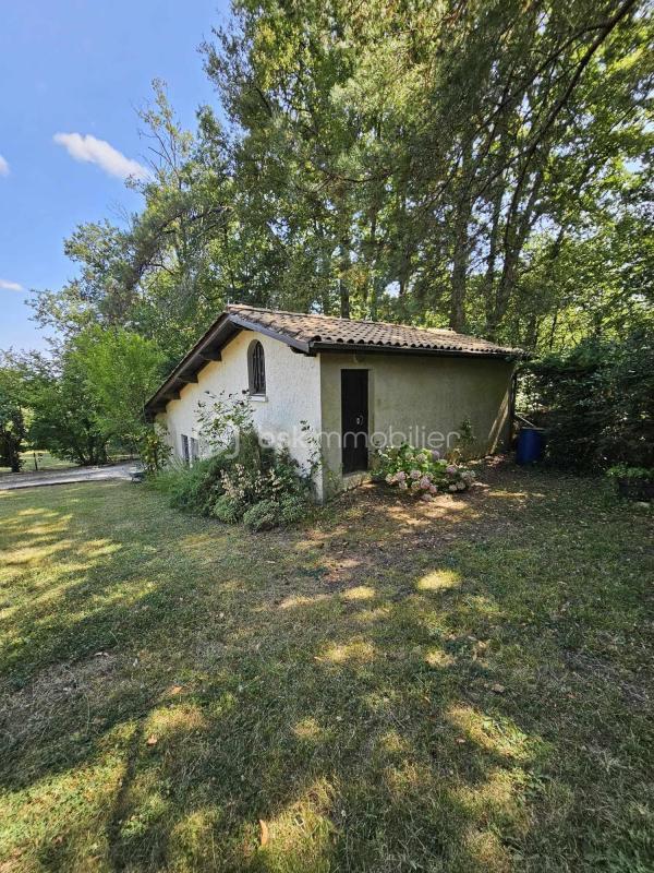 Propriété - 190 m² - 6 pièces