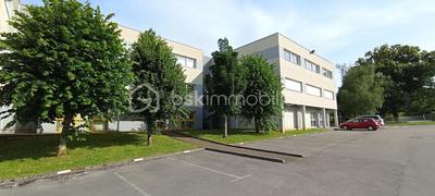 Bureau - 96 m² - 4 pièces