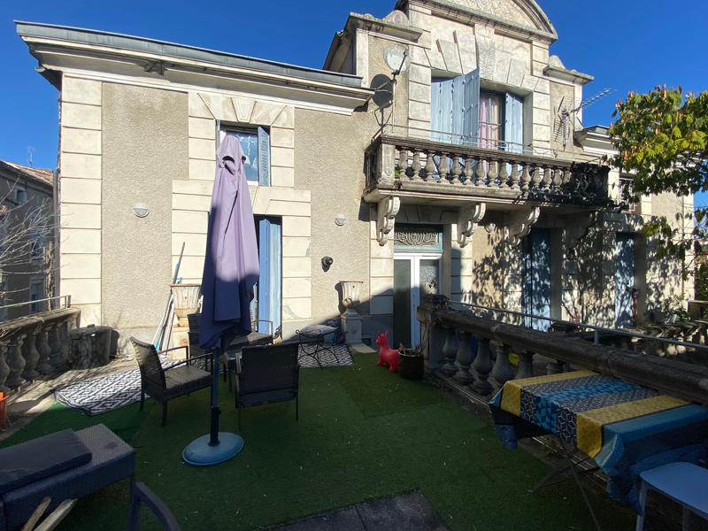 Maison - 275 m² - 13 pièces