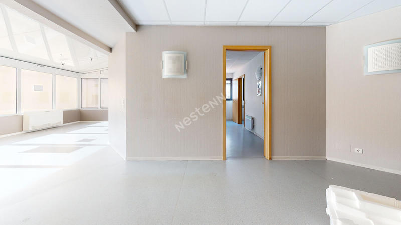 Bureau - 330 m²