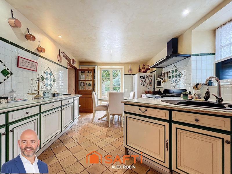 Maison - 290 m² - 7 pièces