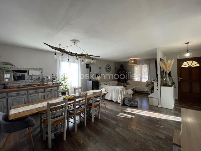 Villa - 200 m² - 10 pièces