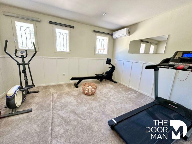 Maison - 310 m² - 13 pièces