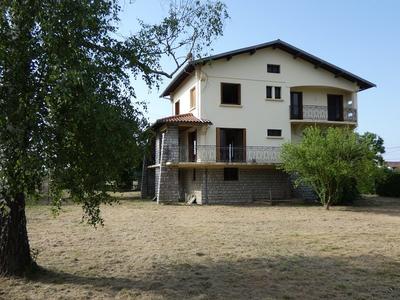 Villa - 144 m² - 8 pièces