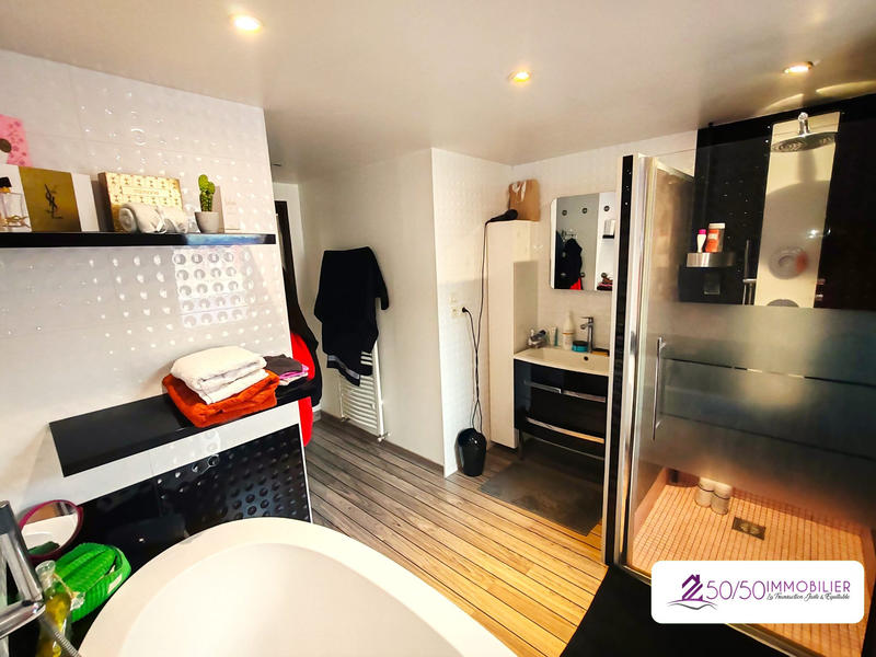 Maison - 142 m² - 7 pièces