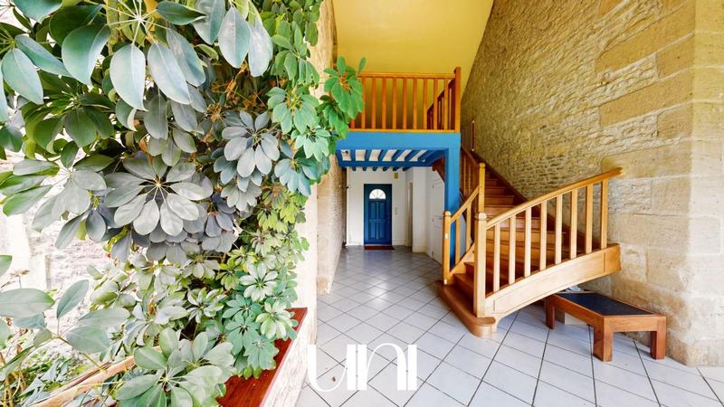 Maison - 225 m² - 7 pièces