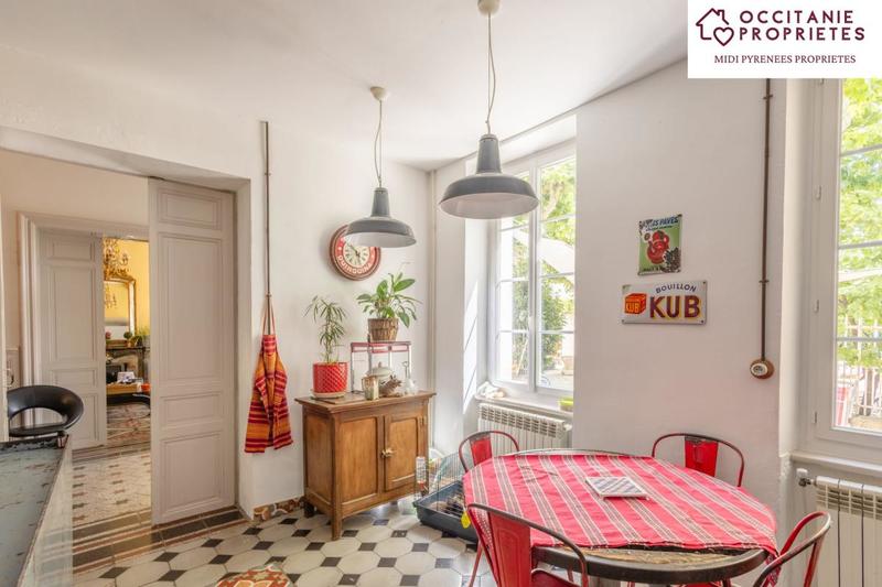 Maison de maîtres - 452 m² - 11 pièces