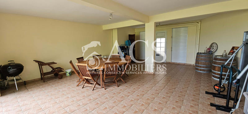 Maison - 177 m² - 8 pièces