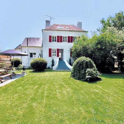 Maison - 273 m² - 10 pièces