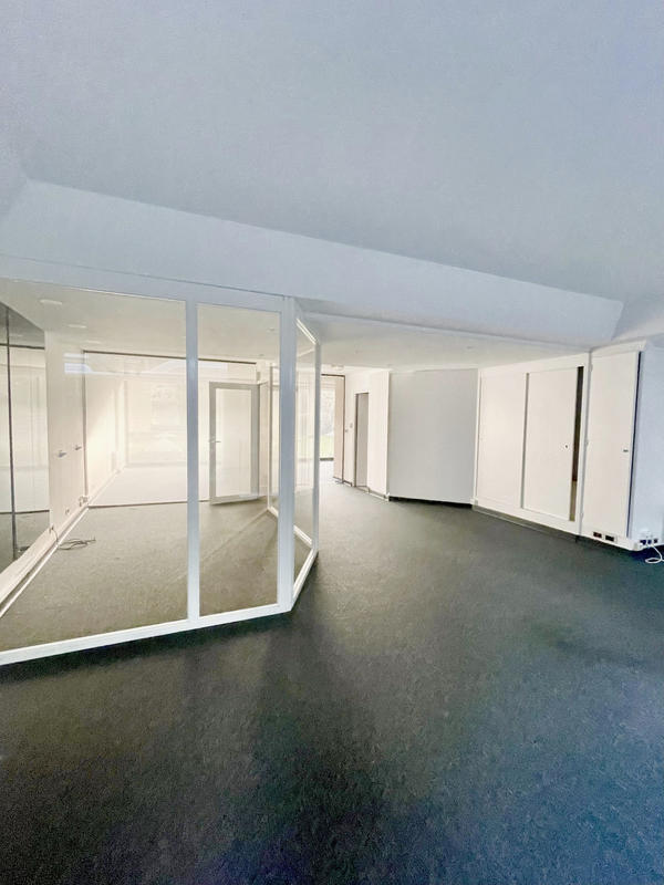 Local commercial - 85 m² - 4 pièces