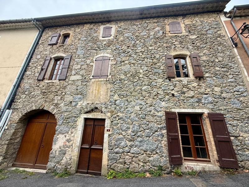 Maison - 185 m² - 9 pièces