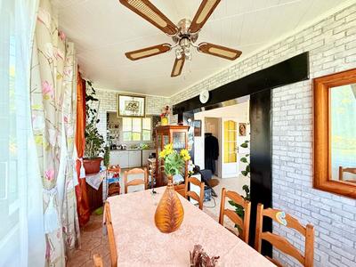 Maison - 186 m² - 8 pièces