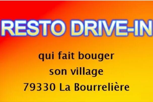 Resto drive-in est décoré pour noel avec une crèche