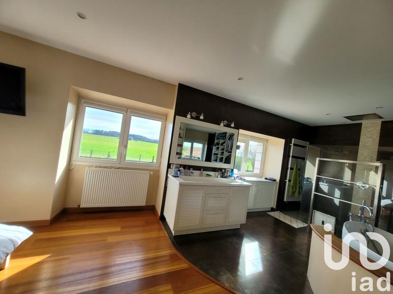 Maison - 400 m² - 9 pièces