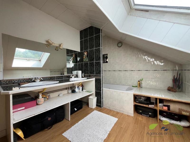 Propriété - 162 m² - 8 pièces