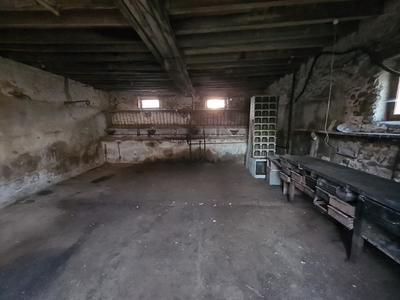 Grange - 150 m² - 2 pièces