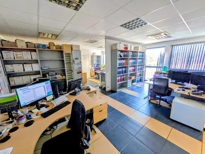 Bureau - 177 m²