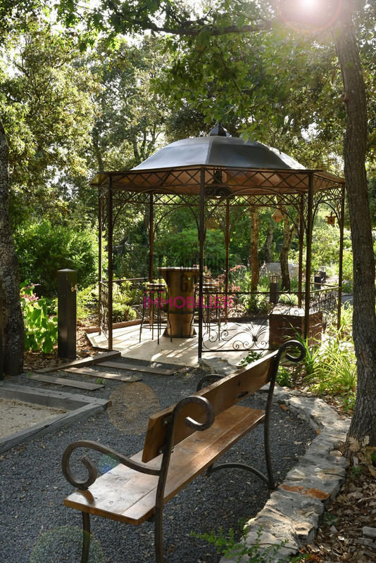 Maison - 200 m² - 8 pièces