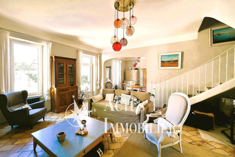 Maison - 145 m² - 6 pièces