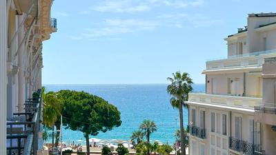 Appartement - 100 m² - 3 pièces