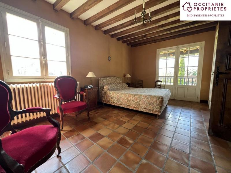 Propriété - 213 m² - 7 pièces