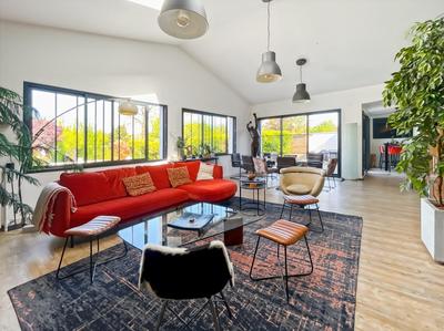 Maison - 192 m² - 7 pièces