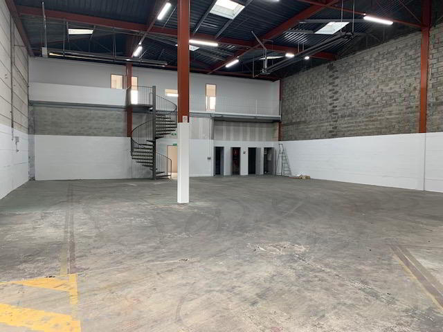 Local d'activité / Entrepôt - 462 m²