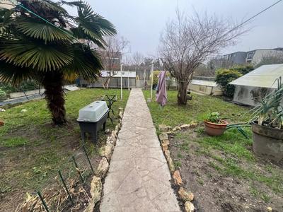 Maison - 210 m² - 9 pièces