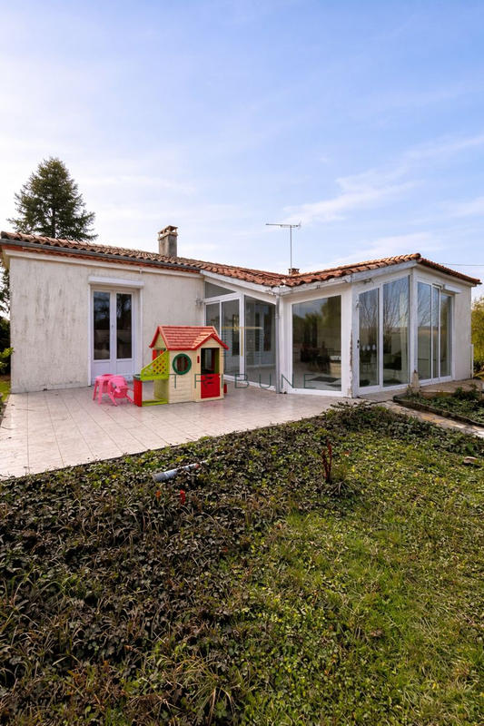 Maison - 173 m² - 9 pièces