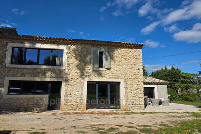 Mas - 380 m² - 9 pièces