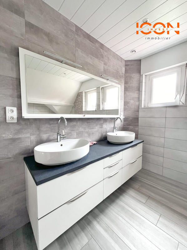 Maison - 190 m² - 8 pièces