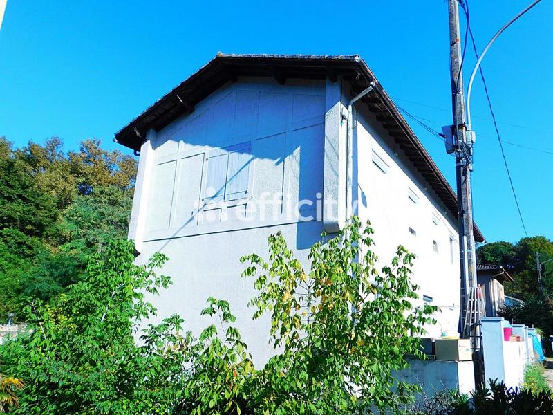 Immeuble - 198 m² - 9 pièces