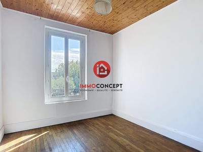 Maison traditionnelle - 108 m² - 4 pièces