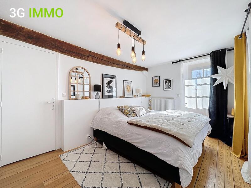 Maison - 180 m² - 7 pièces