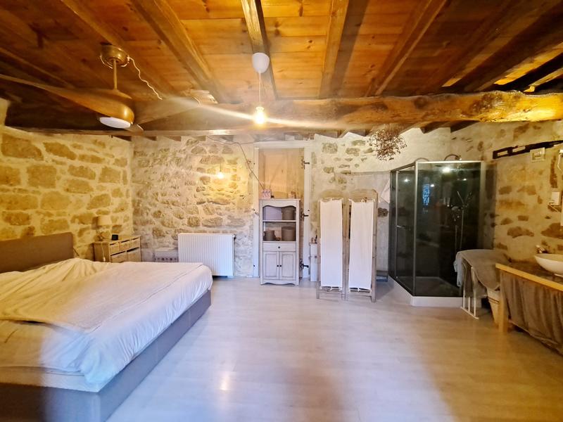 Maison - 222 m² - 7 pièces