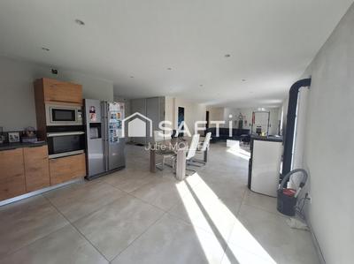 Maison - 178 m² - 7 pièces