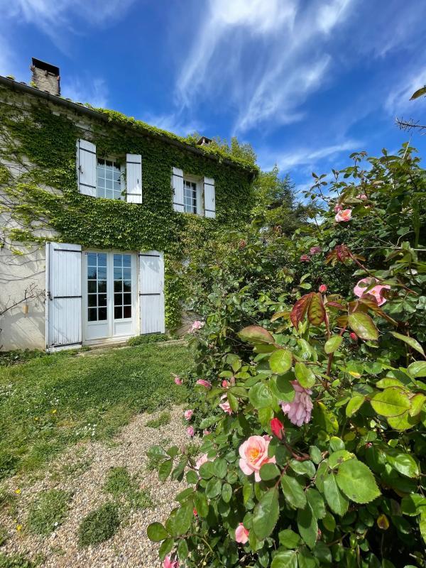Maison en pierre - 250 m² - 9 pièces