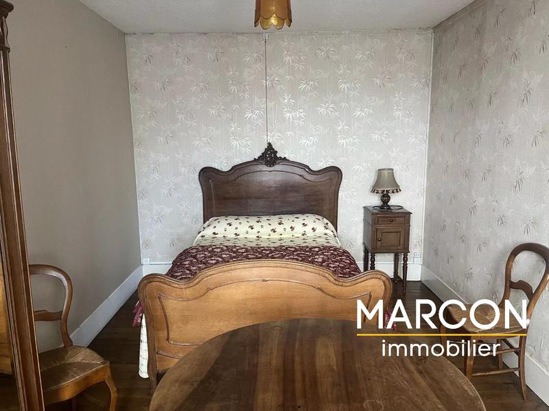 Maison - 230 m² - 10 pièces