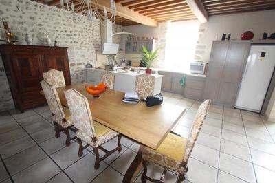 Maison - 234 m² - 6 pièces