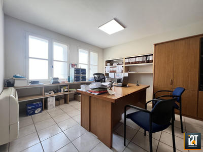 Local d'activités - 100 m²