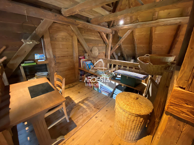 Maison - 250 m² - 8 pièces