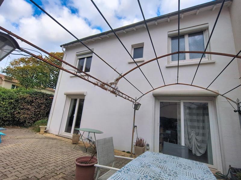 Maison - 98 m² - 5 pièces