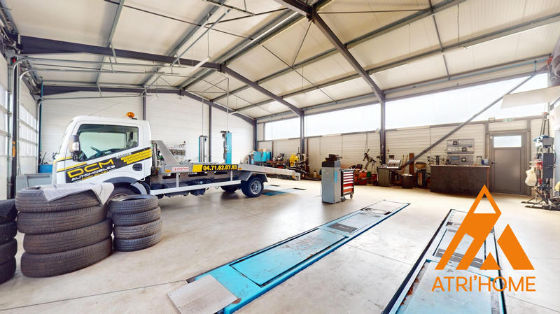 Fonds de commerce - 2 000 m²