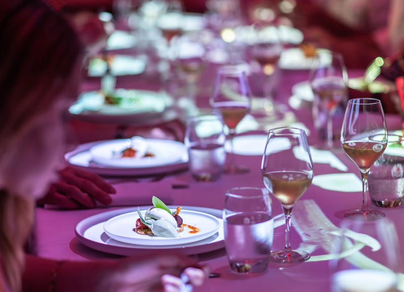 Dîner insolite Opus Expérience : gastronomie et symphonie visuelle au Cloître des Récollets