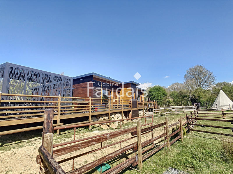 Propriété - 147 m² - 6 pièces