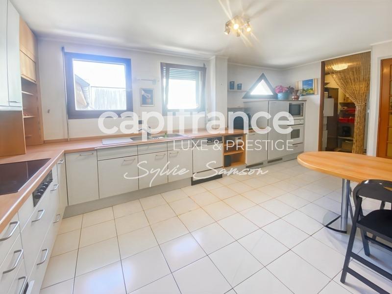 Appartement - 180 m² - 4 pièces