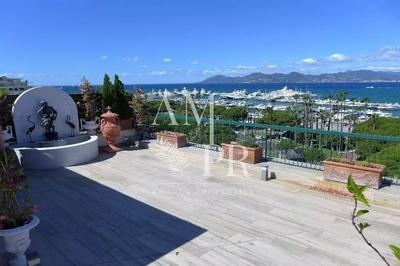 Appartement villa - 137 m² - 6 pièces