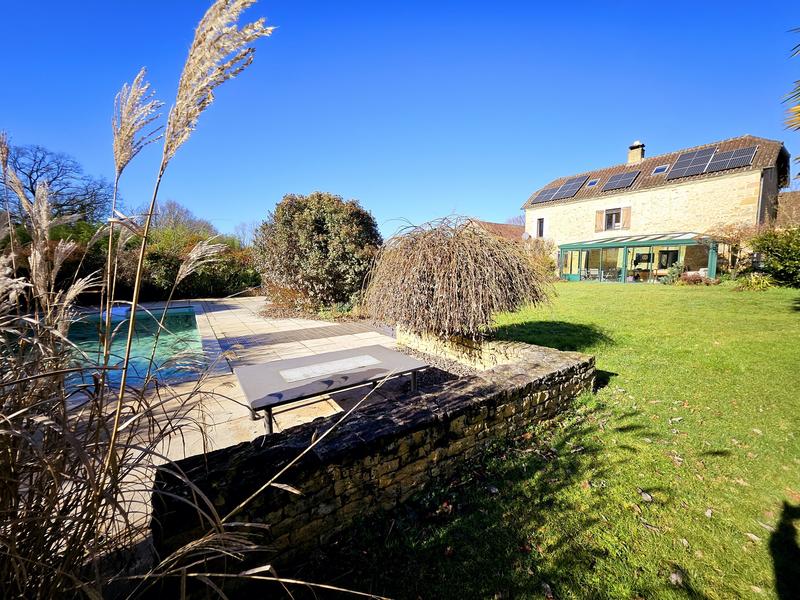 Maison - 308 m² - 11 pièces