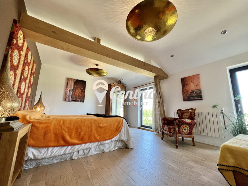 Maison ancienne - 341 m² - 11 pièces